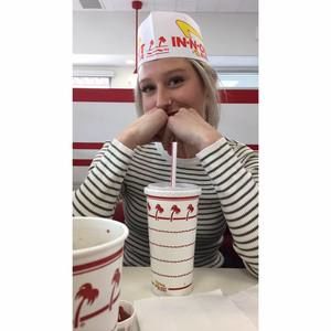 Meet your Posher, Tesia